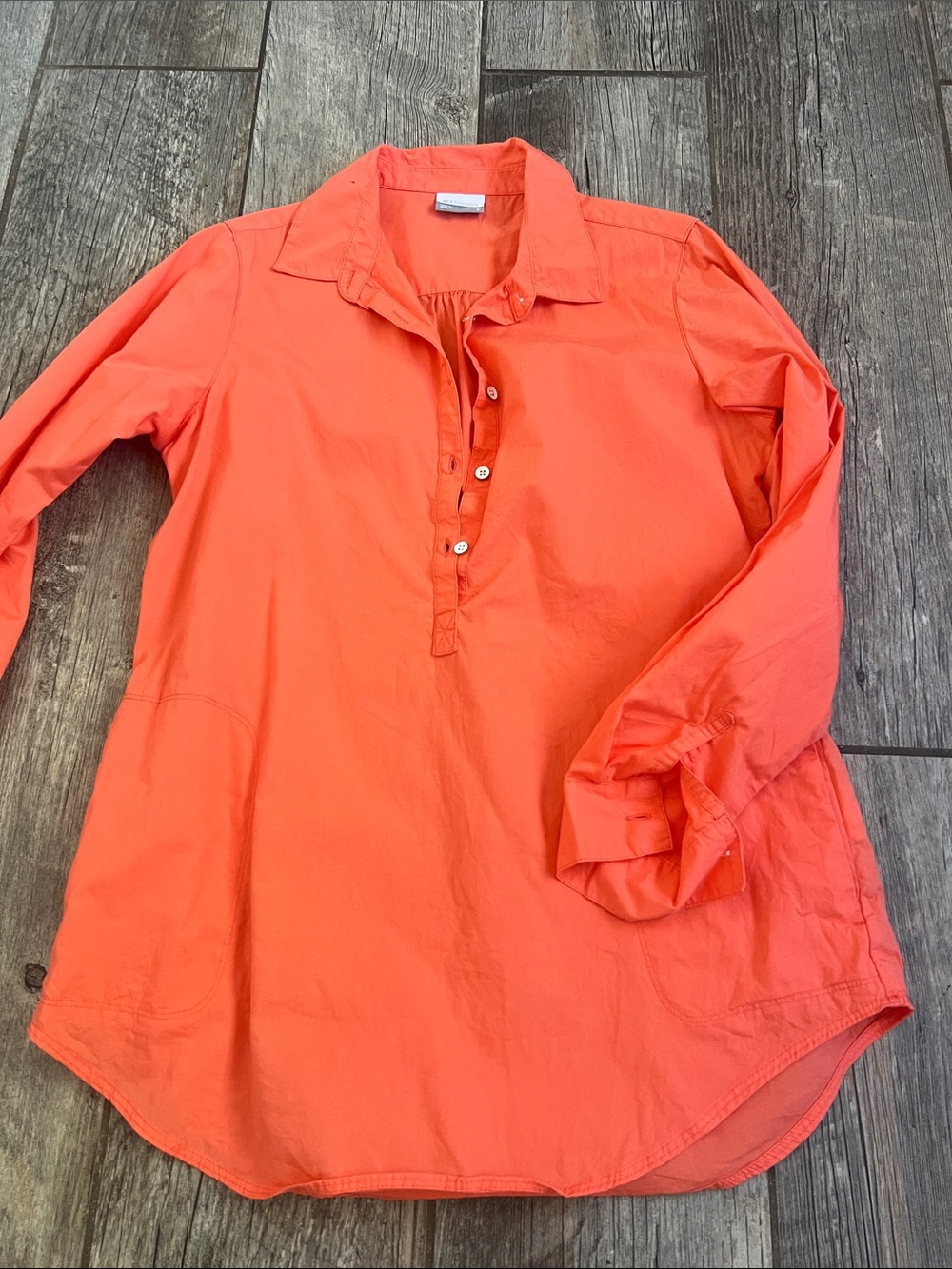 Women’s Columbia coral tunic blouse with pockets